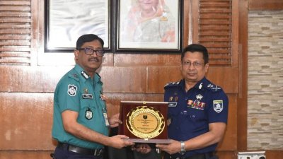 পেশাদারিত্ব বজায় রেখে দায়িত্ব পালন করেছি: বিদায়ী ডিএমপি কমিশনার