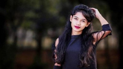 স্কুলছাত্রী নীলা