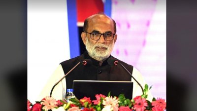 মৎস্য ও প্রাণিসম্পদ মন্ত্রী শ ম রেজাউল করিম