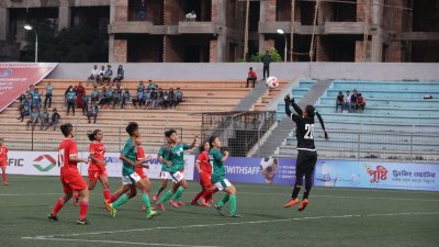 বাংলাদেশ-নেপাল ম্যাচের একটি মুহূর্ত