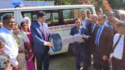 প্রধানমন্ত্রীর দেওয়া অ্যাম্বুলেন্স হস্তান্তর