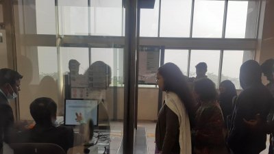 বেলা ১২টা থেকে রাত ১০টা পর্যন্ত এমআরটি পাস দেওয়া হবে