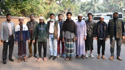 সৌদি আরবে ইমামতি ছেড়ে দেশে ফিরে ‘জিহাদের পরিকল্পনা’
