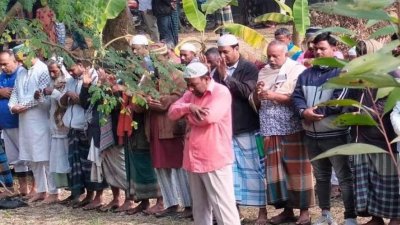 জামিনে মুক্তি পেয়েছেন হাতকড়া ও ডান্ডাবেড়ি নিয়ে মায়ের জানাজা পড়া গাজীপুরের বিএনপি নেতা আলী আজম