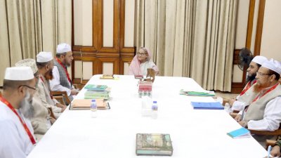 বাংলাদেশ আনজুমানে আল ইসলাহ প্রতিনিধি দলের সঙ্গে সাক্ষাৎ করেন প্রধানমন্ত্রী শেখ হাসিনা (ছবি: ফোকাস বাংলা)