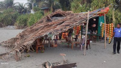 কক্সবাজারের সেন্টমার্টিন দ্বীপে অবৈধ ৯টি রিসোর্টের নির্মাণকাজ বন্ধ করে দিয়েছে পরিবেশ অধিদফতর ও জেলা প্রশাসন