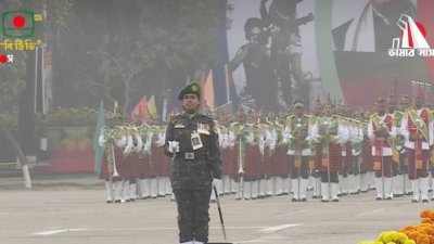 প্যারেড পরিচালনা করেন ড. সালমা সিদ্দিকা
