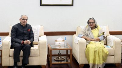 গণভবনে প্রধানমন্ত্রী শেখ হাসিনার সঙ্গে সাক্ষাৎ করেন ভারতের পররাষ্ট্র সচিব বিনয় খাতরা (ছবি: ফোকাস বাংলা)