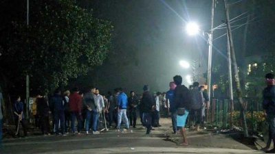 চবি ছাত্রলীগের দুই গ্রুপের মধ্যে সংঘর্ষ হয়
