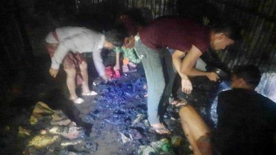 আগুনে পুড়ে গেছে আশ্রয়ণ প্রকল্পের ১০ ঘর
