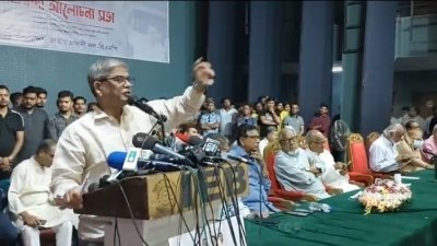 দাবি মেনে নিন, অন্যথায় পালানোর পথ খুঁজে পাবেন না: মির্জা ফখরুল
