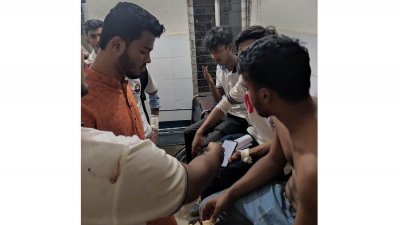 শিক্ষাসফরে হামলার শিকার তিতুমীর কলেজের শিক্ষার্থীরা, আহত ১০