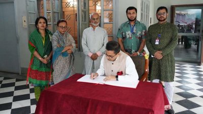 বঙ্গবন্ধুর জন্মবার্ষিকীতে ভারতীয় হাইকমিশনারের শ্রদ্ধা
