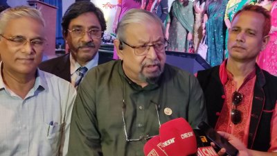 সিস্টেমের ব্যর্থতায় মালয়েশিয়া যেতে সাড়ে ৪ লাখ লাগে: প্রবাসী কল্যাণমন্ত্রী