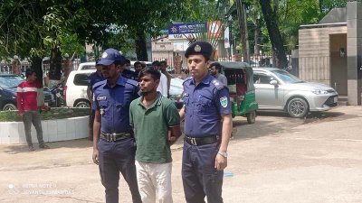 আটক নাহিদ