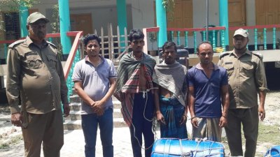 আটক তিন জেলে