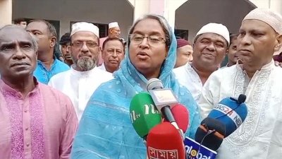 চাঁদপুরে সাংবাদিকদের সঙ্গে কথা বলেন শিক্ষামন্ত্রী