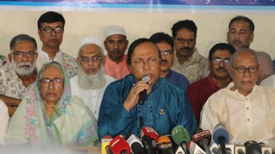 রাজশাহী দলীয় কার্যালয়ে মহানগর আওয়ামী লীগ আয়োজিত সংবাদ সম্মেলনে বক্তব্য দেন খায়রুজ্জামান লিটন