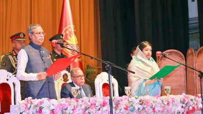 শপথ পাঠ করছেন নতুন রাষ্ট্রপতি মো. সাহাবুদ্দিন। ছবি: ফোকাস বাংলা