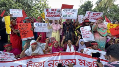রাজধানীতে সম্মিলিত গার্মেন্টস শ্রমিক ফেডারেশনের মানববন্ধন ও সমাবেশ
