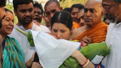 ‘মা’ ছবির একটি দৃশ্যে পরীমণি
