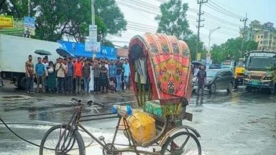 অক্সিজেন মোড়ে ছিঁড়ে পড়া বিদ্যুতের তারে স্পৃষ্ট হয়ে মারা যান রিকশাচালক জাহেদ আলী