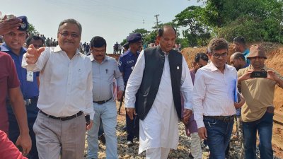 আখাউড়া-আগরতলা রেলপথ প্রকল্প পরিদর্শনে রেলপথমন্ত্রী নূরুল ইসলাম সুজন