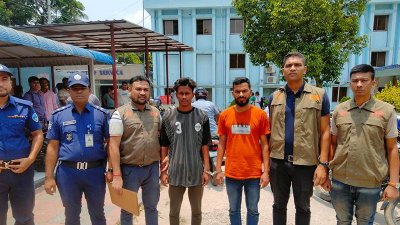 শনিবার রাতে গ্রেফতার হওয়া দুই আসামি