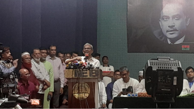 বক্তৃতা করছেন মির্জা ফখরুল ইসলাম আলমগীর
