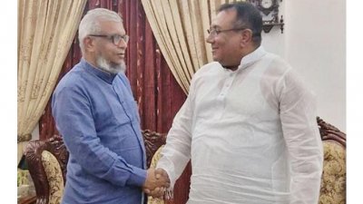 মেয়র আরিফুল হক চৌধুরীর বাসায় সৌজন্য সাক্ষাতে জাতীয় পার্টির মেয়র প্রার্থী নজরুল ইসলাম বাবুল