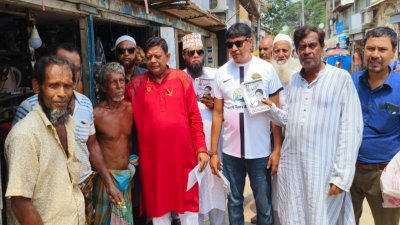 গণসংযোগে মেয়র প্রার্থী শফিকুল ইসলাম মধু