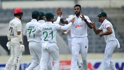 আফগানদের গুটিয়ে দিতে বড় কৃতিত্ব এবাদত হোসেনের।