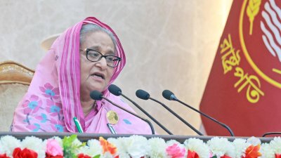 এসএসএফের ৩৭তম প্রতিষ্ঠাবার্ষিকীর অনুষ্ঠানে প্রধানমন্ত্রী শেখ হাসিনা (ছবি: ফোকাস বাংলা)