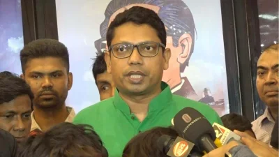 প্রিমিয়ার শোতে জুনাইদ আহমেদ পলক