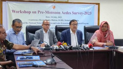 স্বাস্থ্য অধিদফতরের সম্মেলন কক্ষে প্রাক মৌসুম জরিপের তথ্য তুলে ধরেন স্বাস্থ্য অধিদফতরের রোগ নিয়ন্ত্রণ শাখার পরিচালক অধ্যাপক ডা. নাজমুল ইসলাম