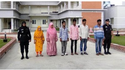 র্যাবের অভিযানে গ্রেফতার ইজিবাইক ছিনতাই চক্রের ৬ সদস্য