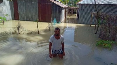 কুড়িগ্রামের ৯ উপজেলার ৪৫টি ইউনিয়নের নিম্নাঞ্চলের বাড়িঘরে পানি প্রবেশ করেছে