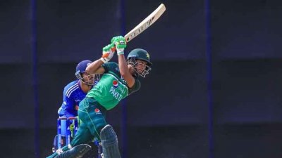 ওপেনিংয়ে সাইম দারুণ শুরু এনে দেন