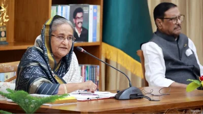 আওয়ামী লীগের কার্যনির্বাহী সংসদের বৈঠকে কথা বলছেন প্রধানমন্ত্রী শেখ হাসিনা। ছবি: ফোকাস বাংলা