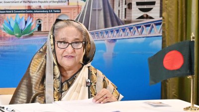 ‘দ্য রাইজ অব বেঙ্গল টাইগার: বাংলাদেশ ট্রেড অ্যান্ড বিজনেস সামিট’ শীর্ষক একটি রোড শো-তে ভার্চুয়ালি যুক্ত হয়ে বক্তব্য রাখেন প্রধানমন্ত্রী শেখ হাসিনা (ছবি: ফোকাস বাংলা)