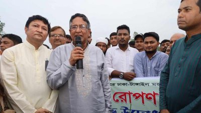 কথা বলছেন কৃষিমন্ত্রী ড. আব্দুর রাজ্জাক