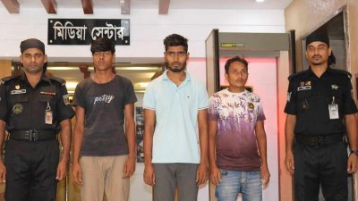 র্যাবের হেফাজতে গ্রেফতার ব্যক্তিরা