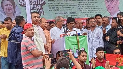 কুমিল্লার রোডমার্চে বক্তব্য দেন মির্জা ফখরুল ইসলাম আলমগীর
