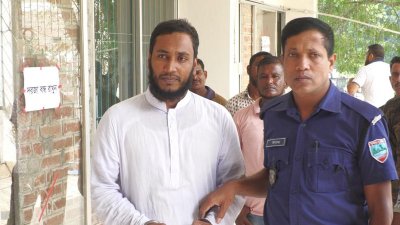 দণ্ডপ্রাপ্ত শিবির নেতা আকরাম হোসেন