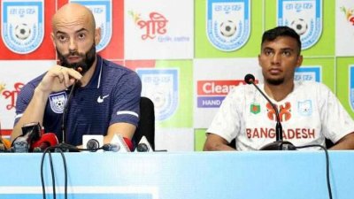 সংবাদ সম্মেলনে কাবরেরা ও জামাল