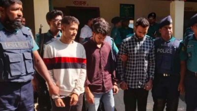 গ্রেফতার তিন জন