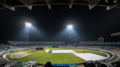 ইডেন গার্ডেনস গতকাল এভাবেই ঢেকে রাখা হয়েছিল।