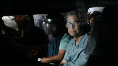পুলিশের পাহারায় আদালতে মির্জা ফখরুল ইসলাম আলমগীর (ছবি: ফোকাস বাংলা)
