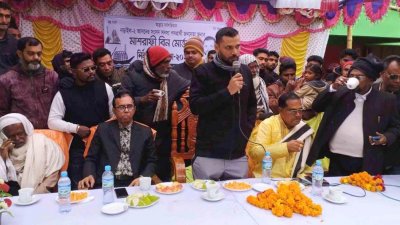 পথসভায় বক্তব্য রেখেছেন মাশরাফি