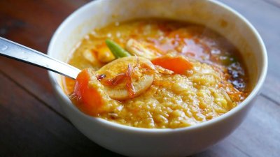 ডাল দিয়ে ডিম রান্না। ছবি- জনতার রান্নাঘর